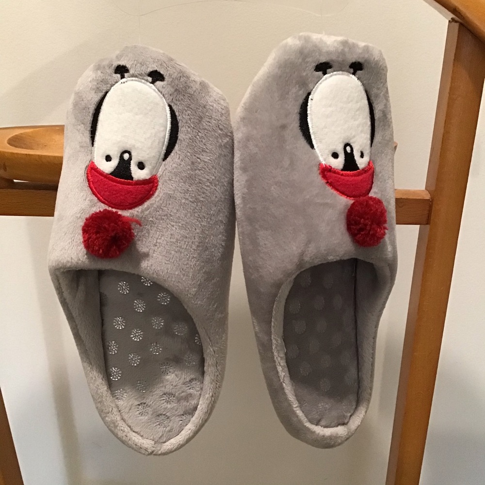 Penguin Pom Pom Grey Non Slip Slippers 5-6 Small Or 7-8 Medium